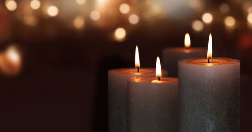 Imagem destacada do site louvare.com, referente ao post: O que a Bíblia diz sobre acender velas aos mortos?